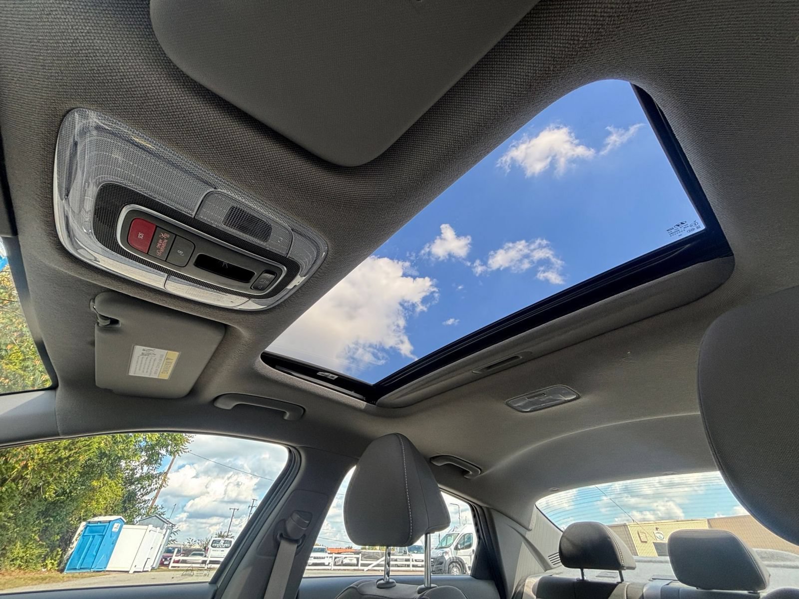 Used 2025 Hyundai Elantra SEL FWD image 29