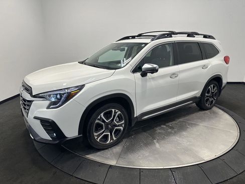 Used 2023 Subaru Ascent Touring image 3