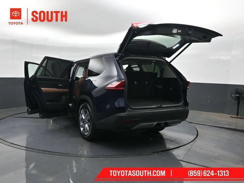 Used 2025 Toyota Grand Highlander AWD image 60