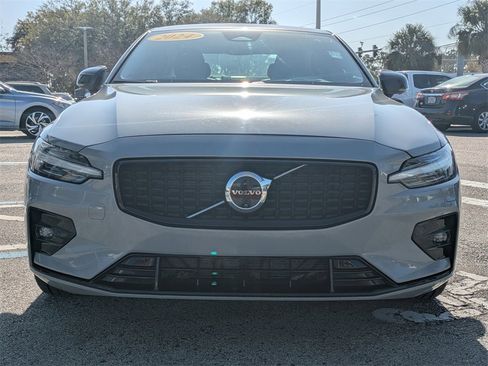 Used 2024 Volvo S60 B5 Plus image 17