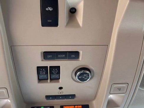 Used 2019 Cadillac Escalade Premium Luxury AWD/4WD image 24