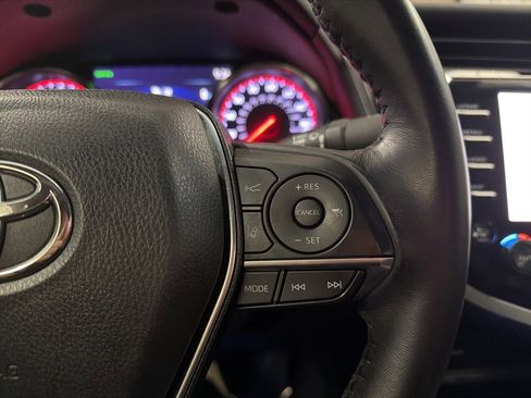 Used 2019 Toyota Camry XSE image 21