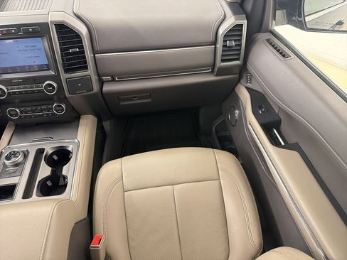 Used 2020 Ford Expedition XLT w/ Equipment Group 202A RWD image 27