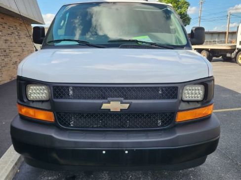 Used 2017 Chevrolet Express 2500 RWD image 13