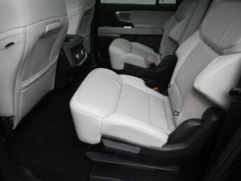 Certified 2025 Ford Expedition Max Platinum w/ Driver's Package AWD/4WD image 21