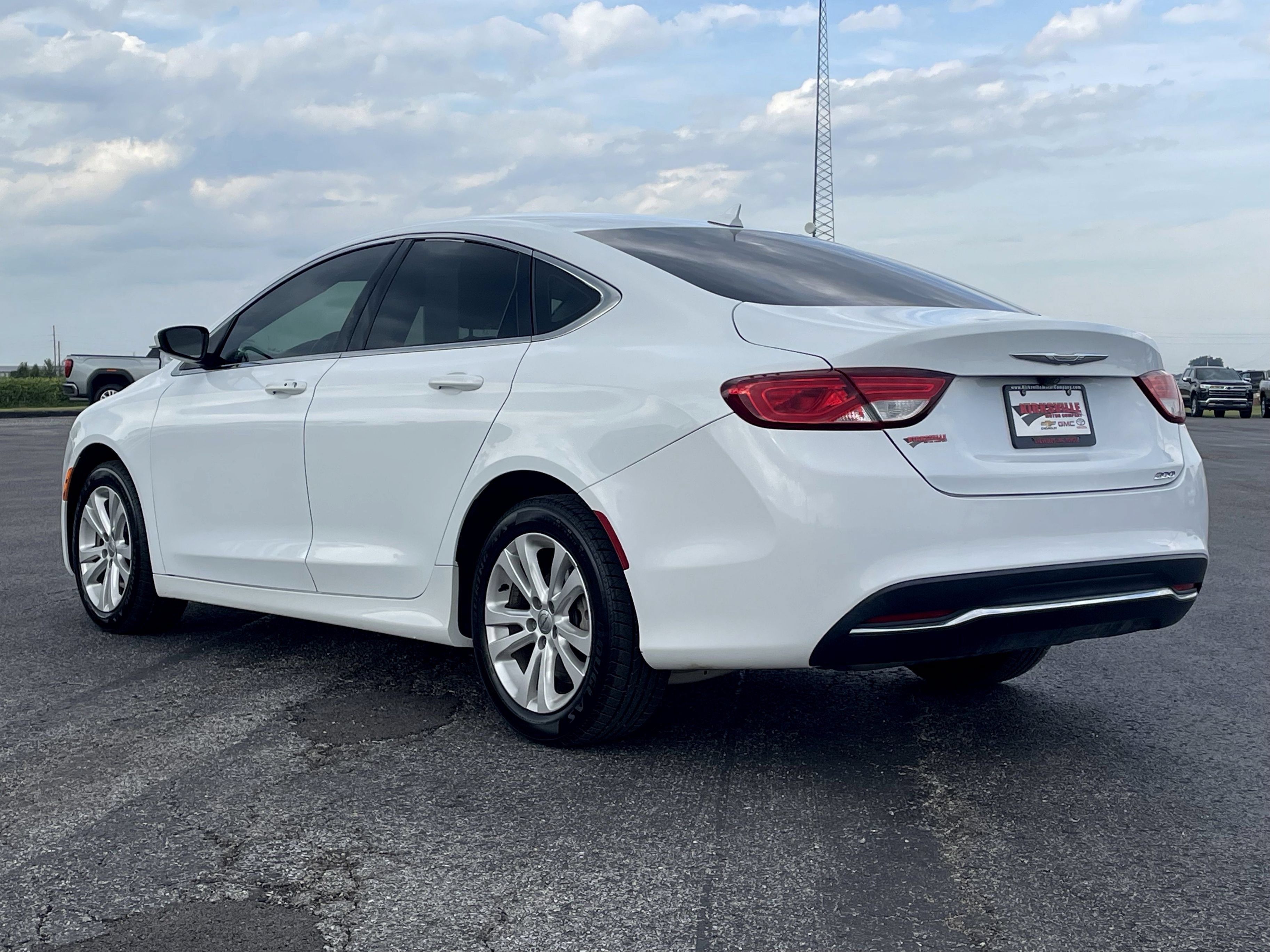 Used 2016 Chrysler 200 Limited FWD image 6
