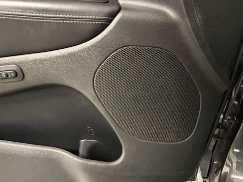 Used 2015 Jeep Grand Cherokee Overland AWD/4WD image 27