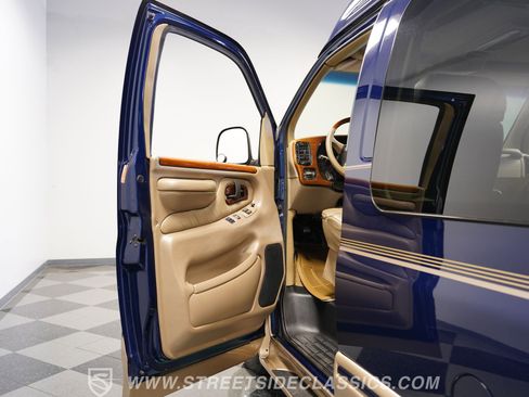 Used 2001 Chevrolet Express 1500 w/ Preferred Equipment Group 3 image 36