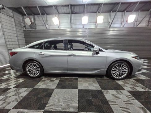 Used 2019 Toyota Avalon Limited w/ Advanced Safety Package image 9