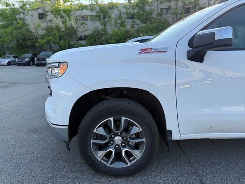 Used 2025 Chevrolet Silverado 1500 LT AWD/4WD image 4