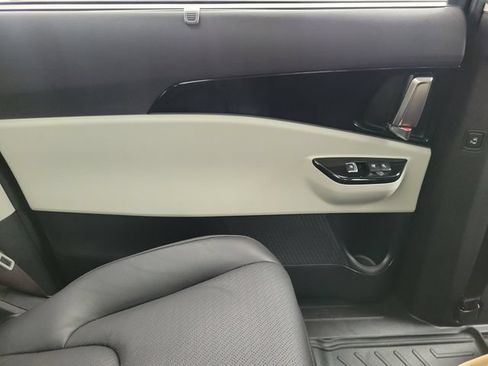 Used 2024 Kia Carnival SX Prestige FWD image 18