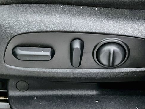 Used 2018 Chevrolet Equinox LT FWD image 15