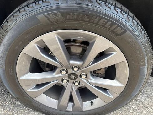Used 2023 Ford Explorer XLT w/ Equipment Group 202A AWD/4WD image 11