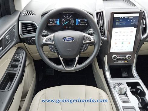 Used 2021 Ford Edge Titanium FWD image 12