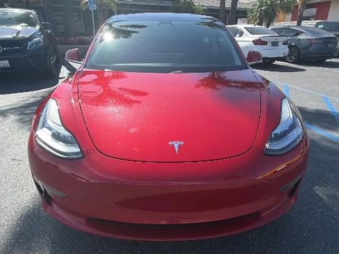 Used 2018 Tesla Model 3 Long Range RWD image 2