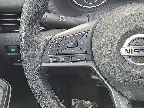 Used 2023 Nissan Sentra SV image 18