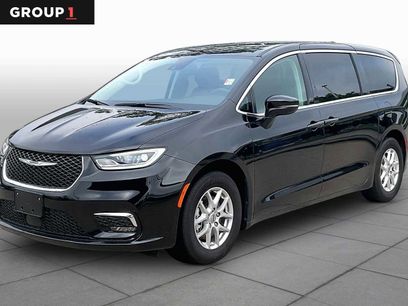 Used 2024 Chrysler Pacifica Touring-L