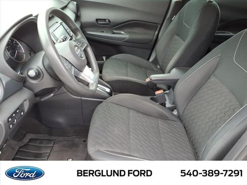 Used 2021 Nissan Kicks S FWD image 12