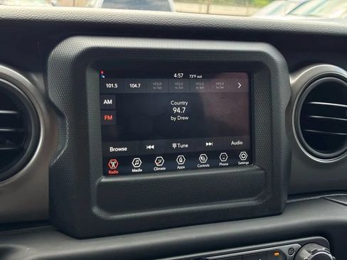 Used 2023 Jeep Wrangler Sport AWD/4WD image 30