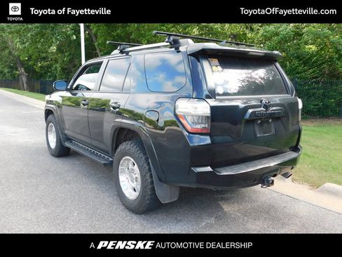 Used 2022 Toyota 4Runner SR5 Premium w/ Moonroof Package AWD/4WD image 3