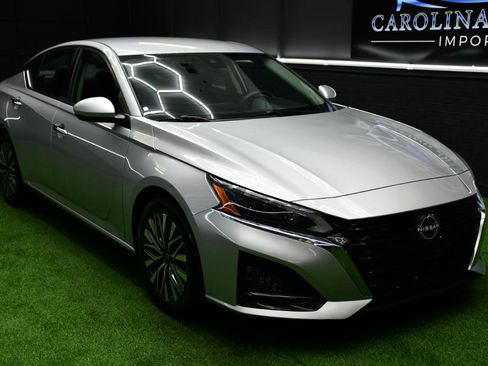 Used 2023 Nissan Altima 2.5 SV FWD image 5