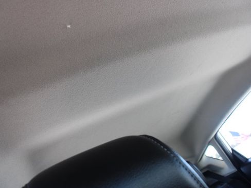 Used 2014 Ford Fiesta Titanium FWD image 19