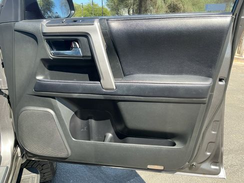 Used 2019 Toyota 4Runner SR5 AWD/4WD image 16