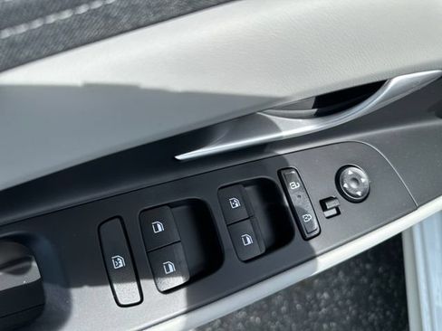 New 2026 Hyundai Elantra Limited FWD image 11