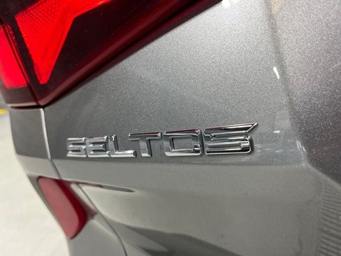 Used 2021 Kia Seltos LX AWD/4WD image 34