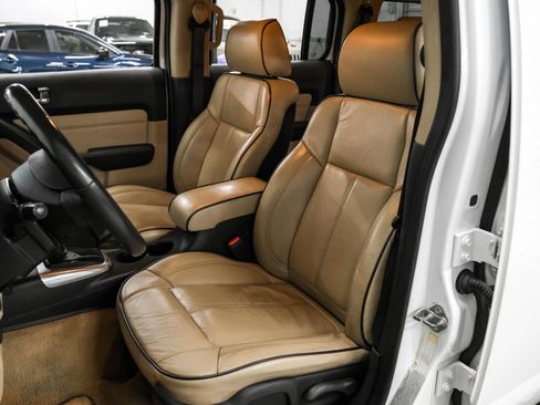 Used 2010 HUMMER H3 Luxury w/ Appearance Package image 27