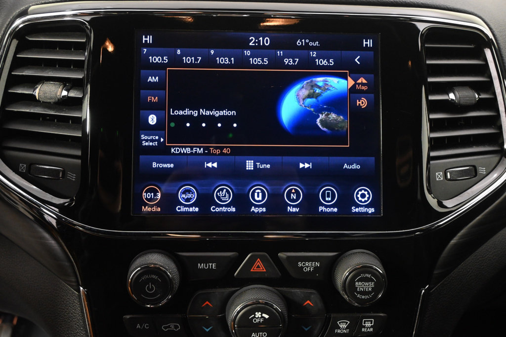 Used 2020 Jeep Grand Cherokee Altitude AWD/4WD image 28