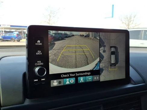 Certified 2024 Honda Pilot TrailSport image 18