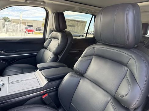 New 2026 Lincoln Navigator Reserve AWD/4WD image 24