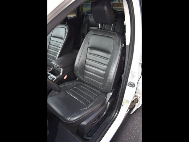 Used 2019 Ford Escape SEL FWD image 16