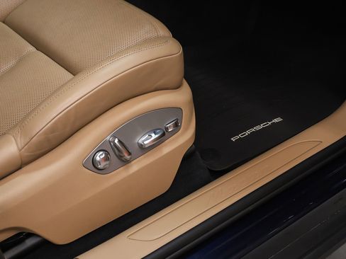 Used 2020 Porsche Macan image 17