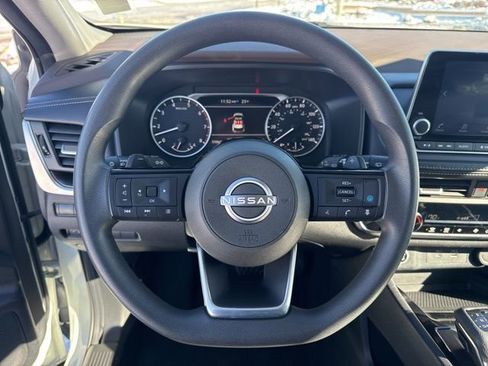 Used 2023 Nissan Rogue SV image 26