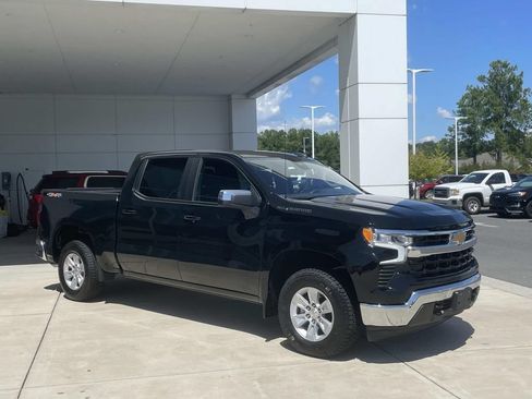 Used 2025 Chevrolet Silverado 1500 LT AWD/4WD image 6