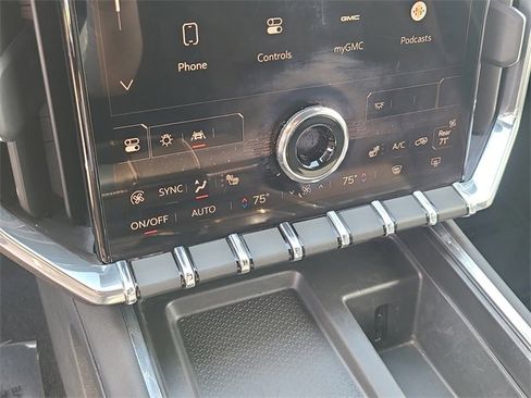 Used 2024 GMC Acadia Elevation image 35