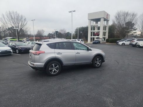 Used 2016 Toyota RAV4 XLE image 6