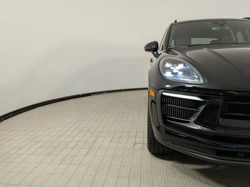 Certified 2025 Porsche Macan S AWD/4WD image 12