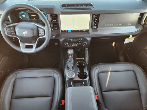 New 2025 Ford Bronco Badlands image 18