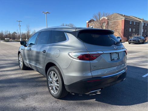 Used 2023 Buick Enclave Essence w/ Experience Buick Package image 3