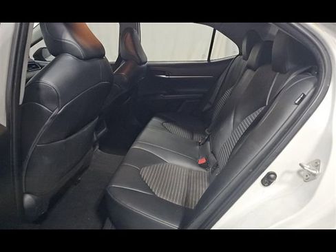 Used 2023 Toyota Camry SE FWD image 4