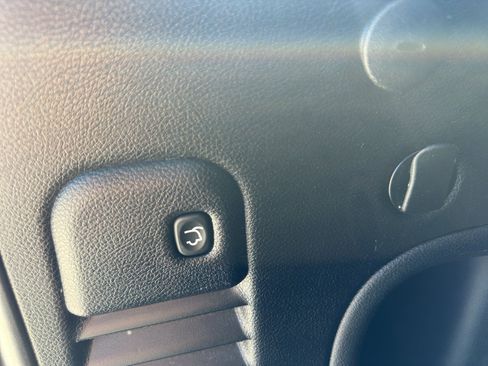 Used 2022 Jeep Grand Cherokee Limited image 29