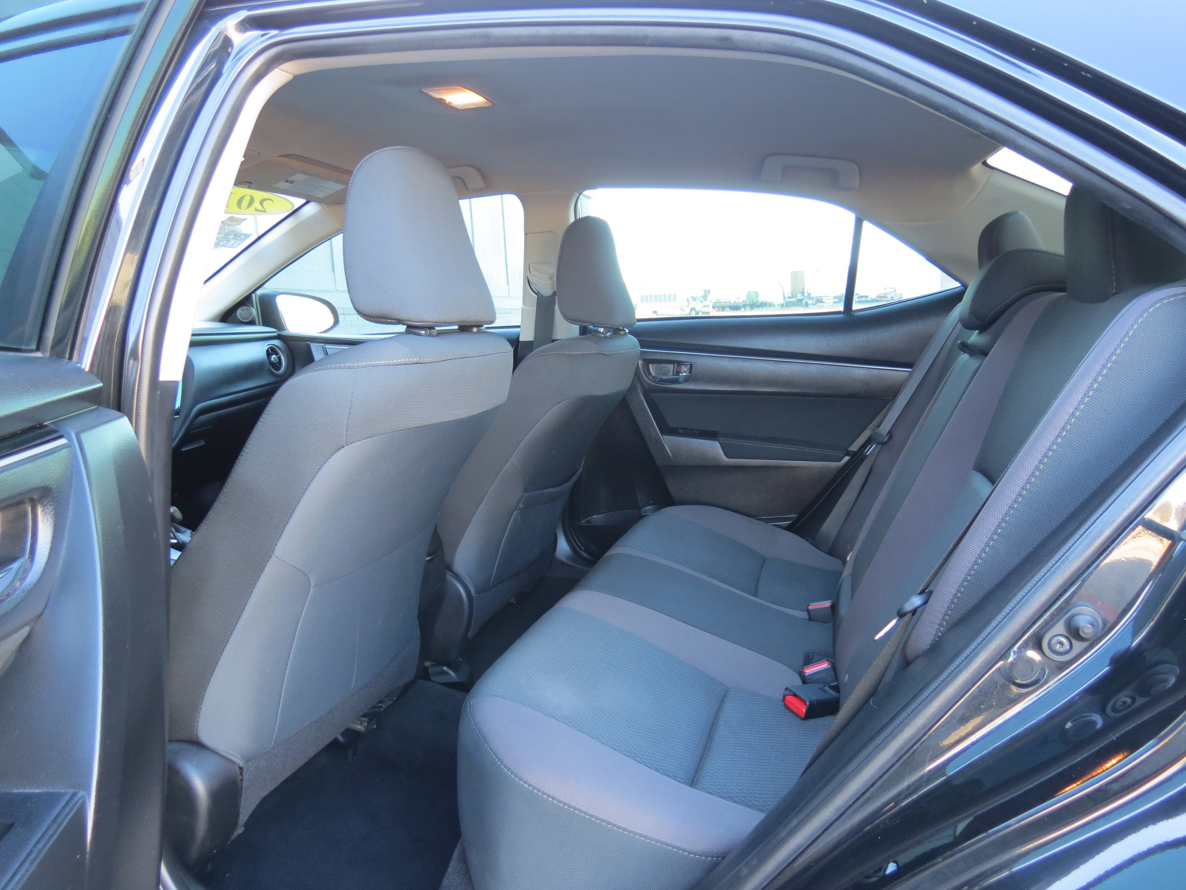 Used 2017 Toyota Corolla LE FWD image 30