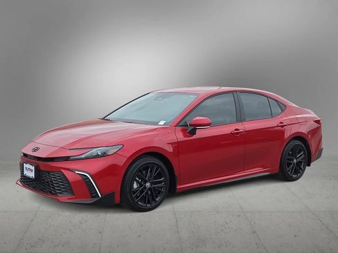 Used 2026 Toyota Camry SE w/ Convenience Package FWD image 1