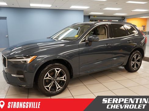 Used 2020 Volvo XC90 T6 Momentum image 1