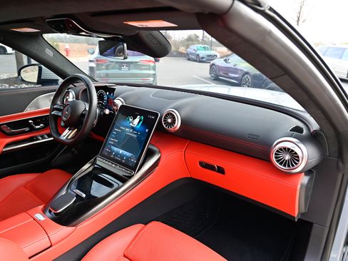 Used 2024 Mercedes-Benz SL 63 AMG SL 63 AMG image 38