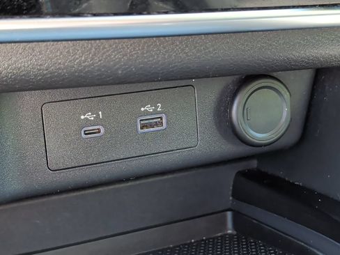Used 2023 Nissan Rogue S AWD/4WD image 28