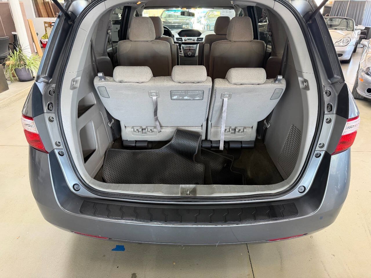 Used 2013 Honda Odyssey LX image 9